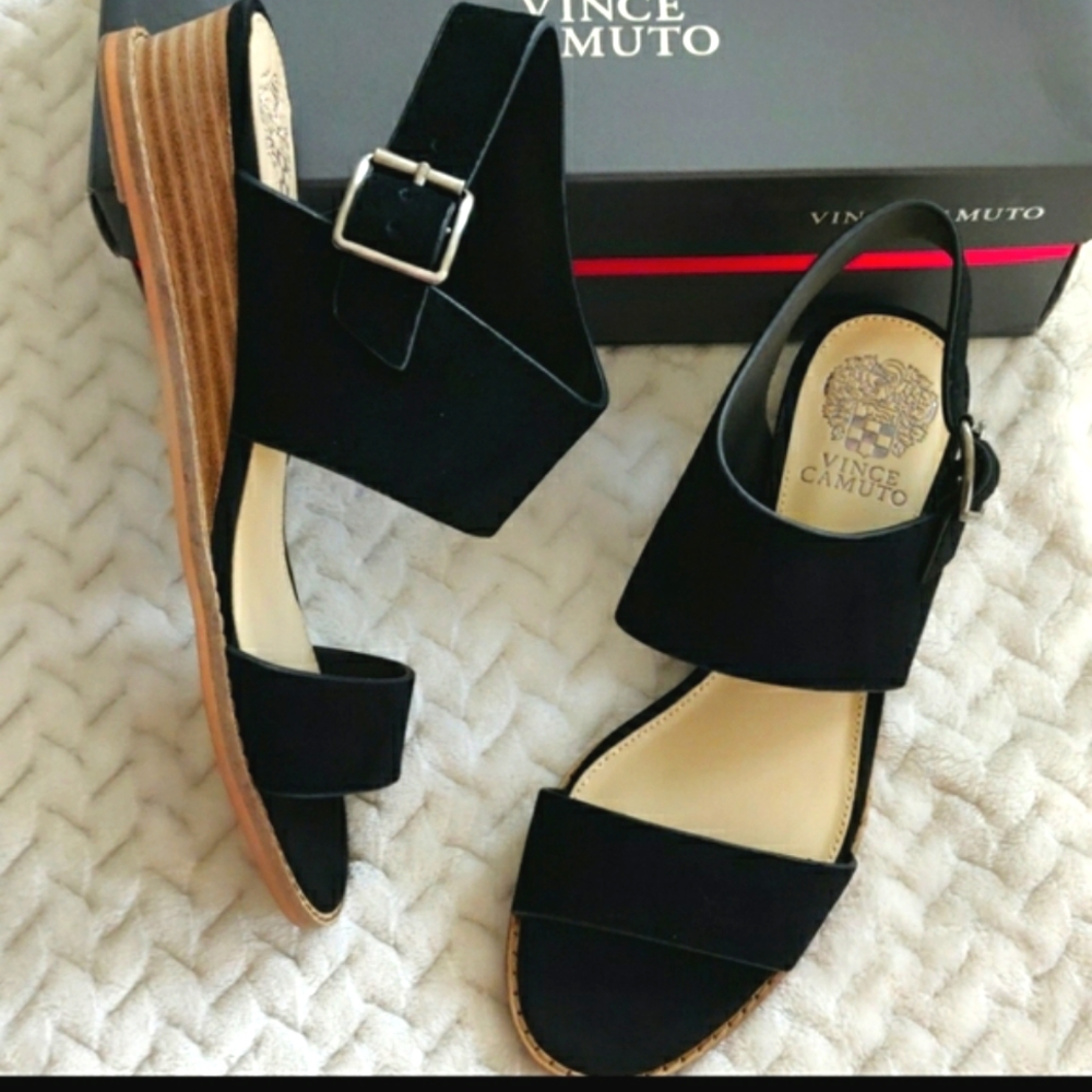 NIB Vince Camuto Black Suede Wedges Sandals